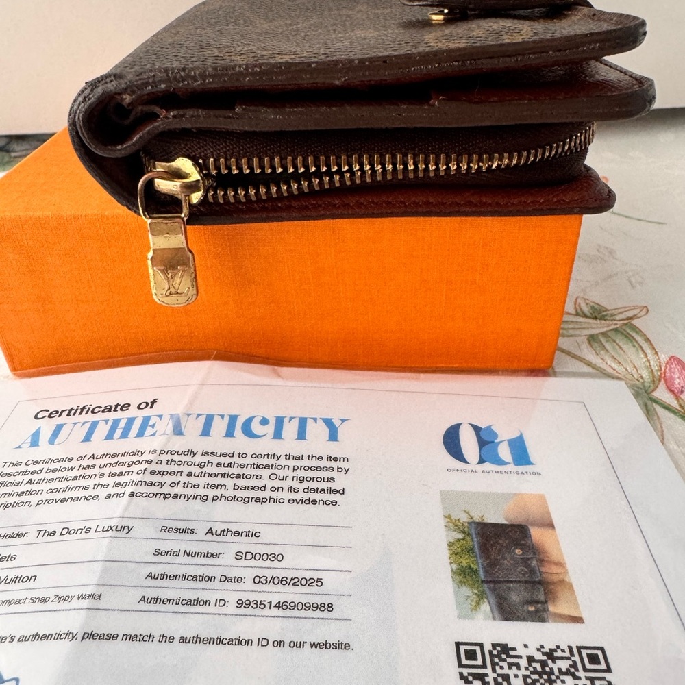 Louis SOLD ❤️Vuitton,❤️Compact zippered Brown Monogram Wallet
With COA , BOX - Picture 5 of 15